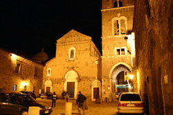 La Cattedrale di Casertavecchia di notte